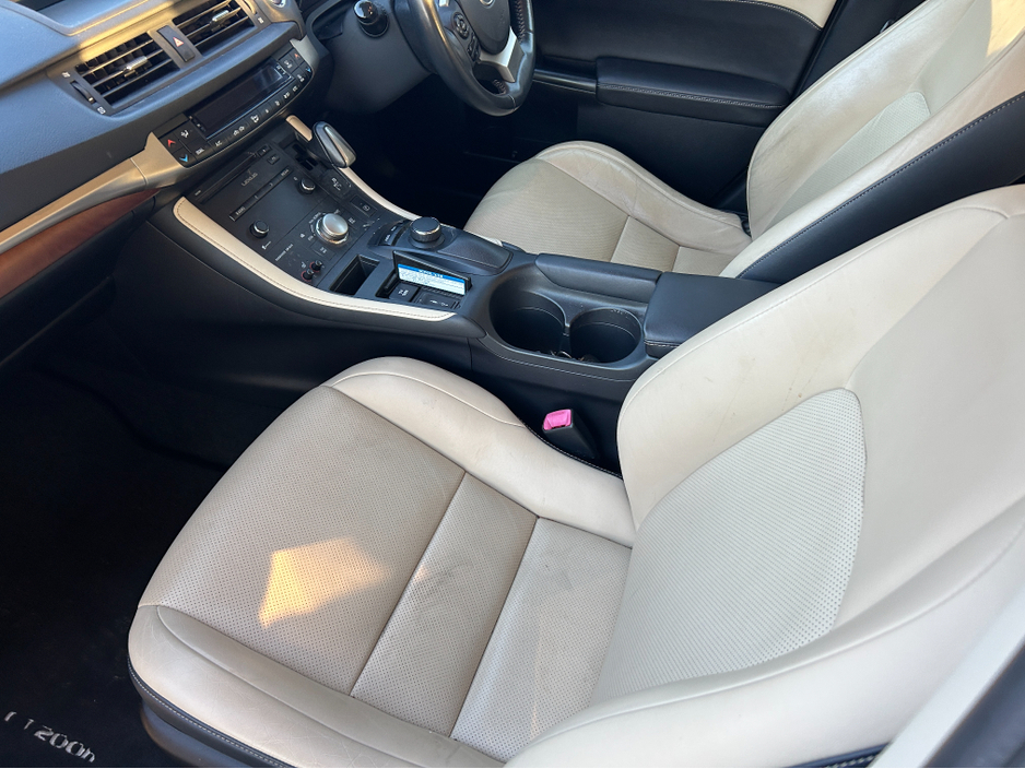 2015 Lexus CT 200 h AUTO///ONLY 60K IRISH CAR///BEAUTIFULL UN MARKED SAHARA LEATHER WITH HEATED SEATS///NCT 4/2027///TAX 3/2026///LOW TAX 180EUROS///STUNNING CAR €14,950