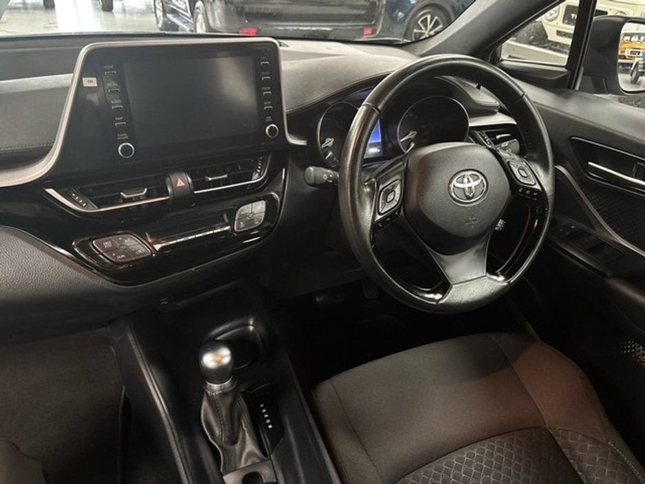 2023 Toyota C-HR - image 8