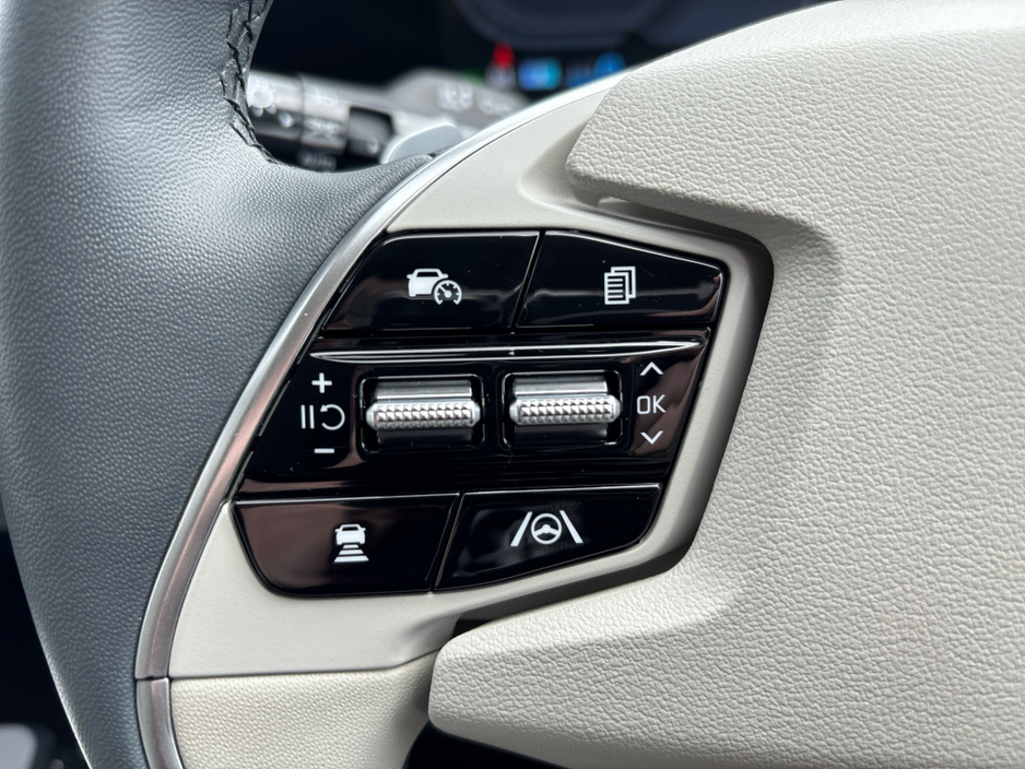 2023 Kia EV6 - image 14
