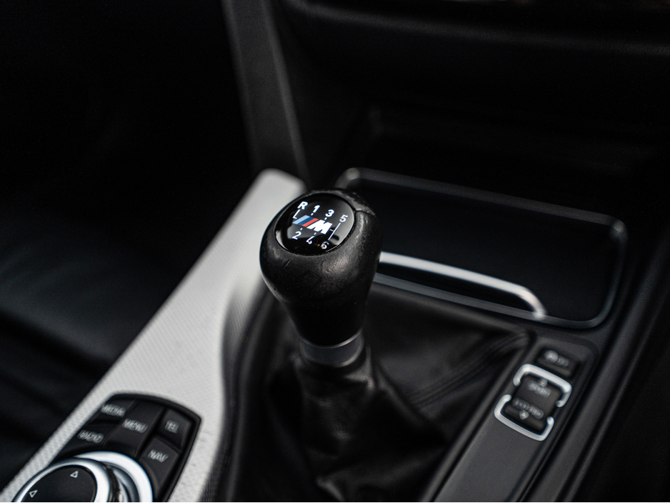 2016 BMW 3 Series - image 30