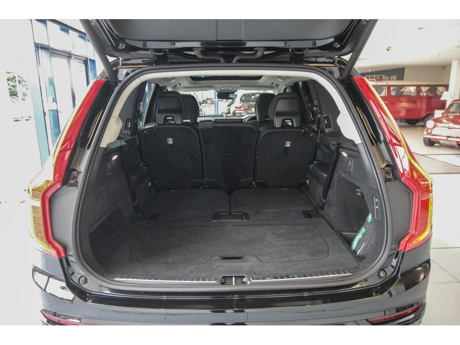 2022 Volvo XC90 RECHARGE T8 ULTIMATE DARK AWD €59,899