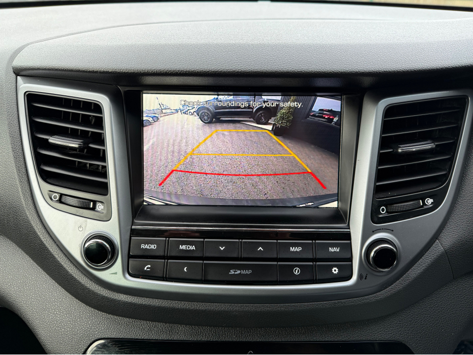 2016 Hyundai Tucson - image 10