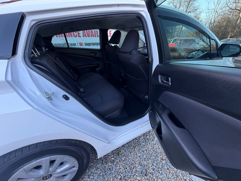 2022 Toyota Prius - image 8