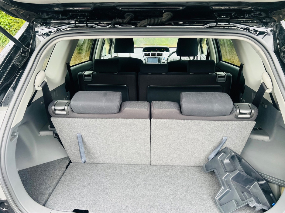 2014 Toyota Prius+ - image 15