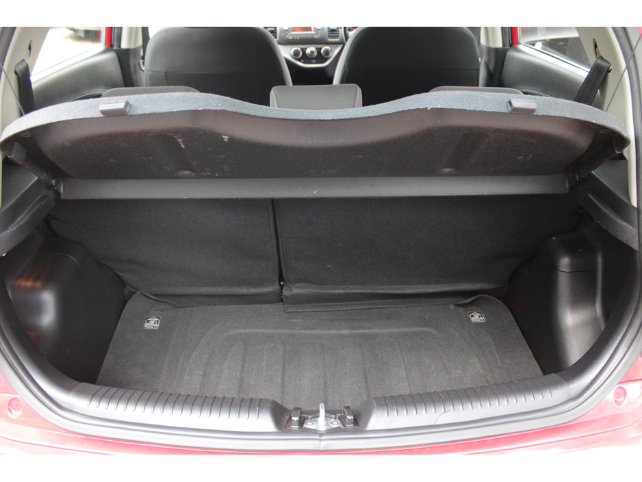 2017 Kia Picanto - image 17