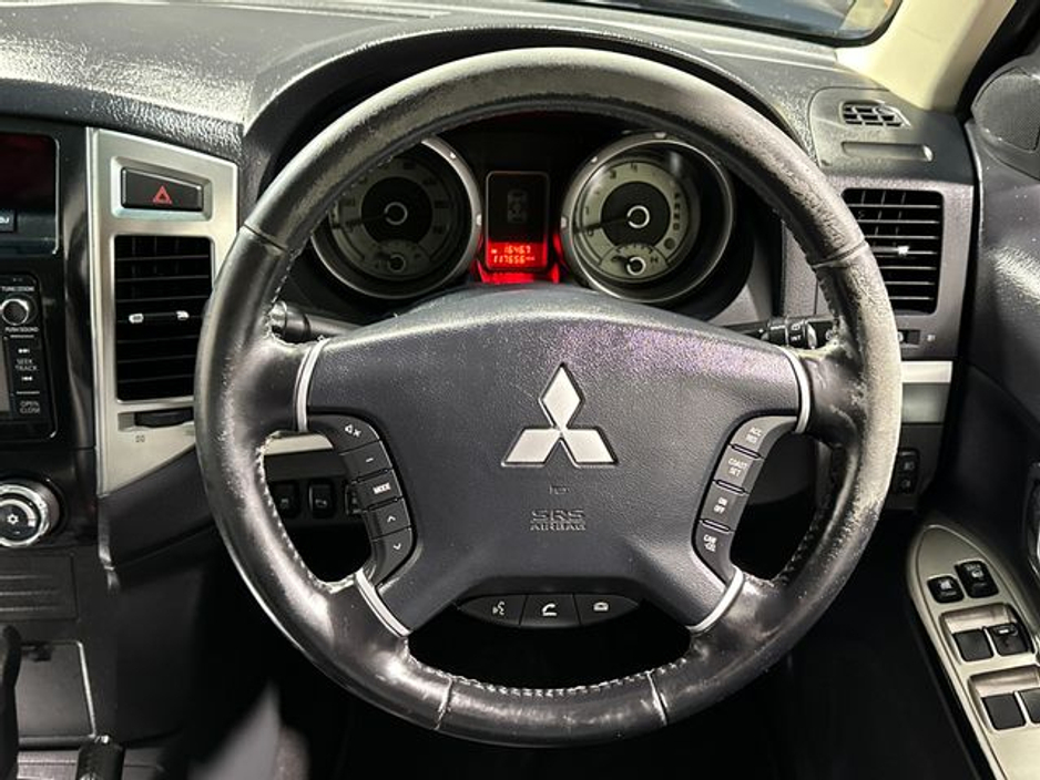 2017 Mitsubishi Pajero 3.2 DiD LWB 2 Seater N1 Commercial €27,500