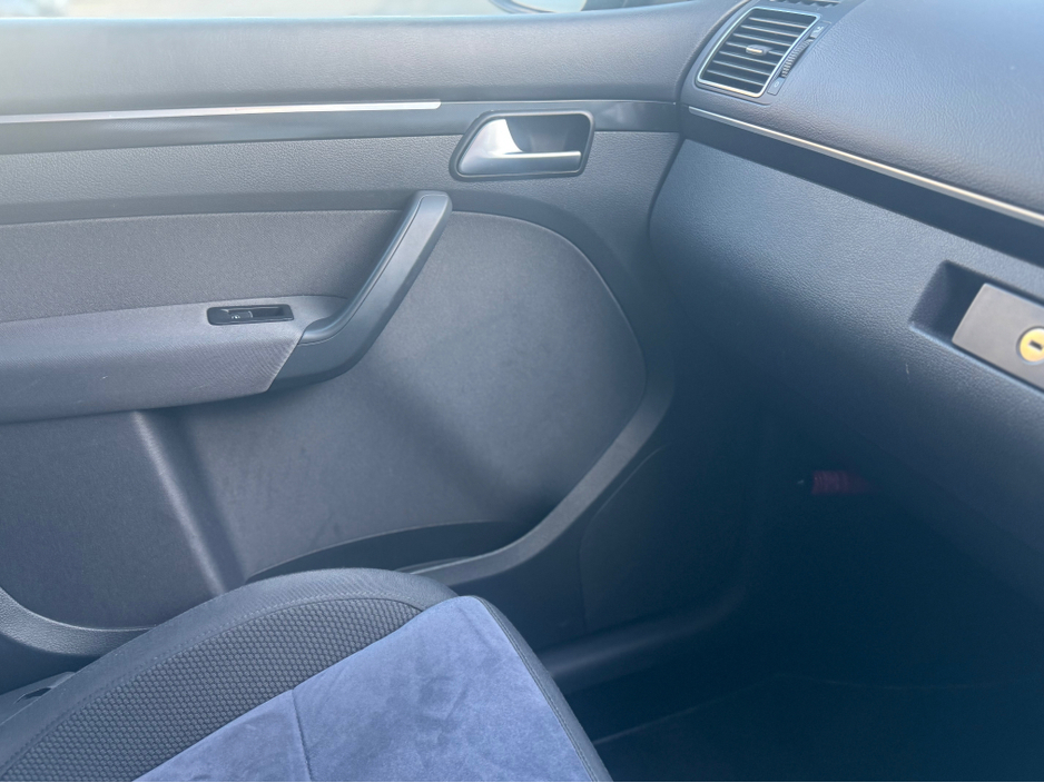 2014 Volkswagen Touran 1.4i HIGHLINE... AUTOMATIC...2 KEYS €11,950