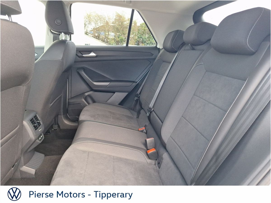 2022 Volkswagen T-Roc - image 6