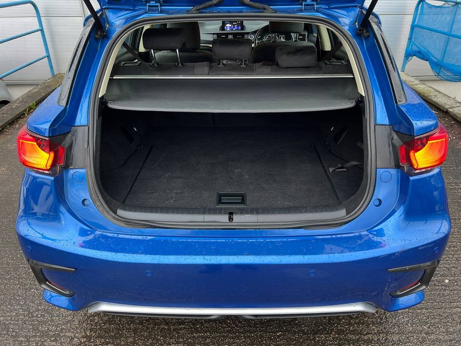 2018 Lexus CT 200 h - image 13