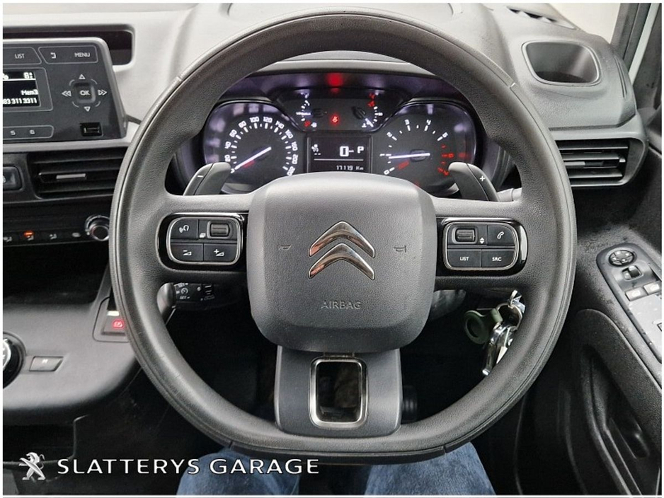 2021 Citroen Berlingo - image 4