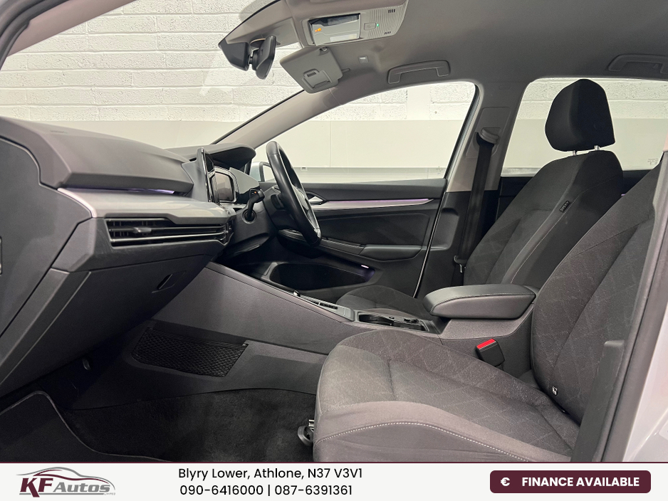 2023 Volkswagen Golf - image 12