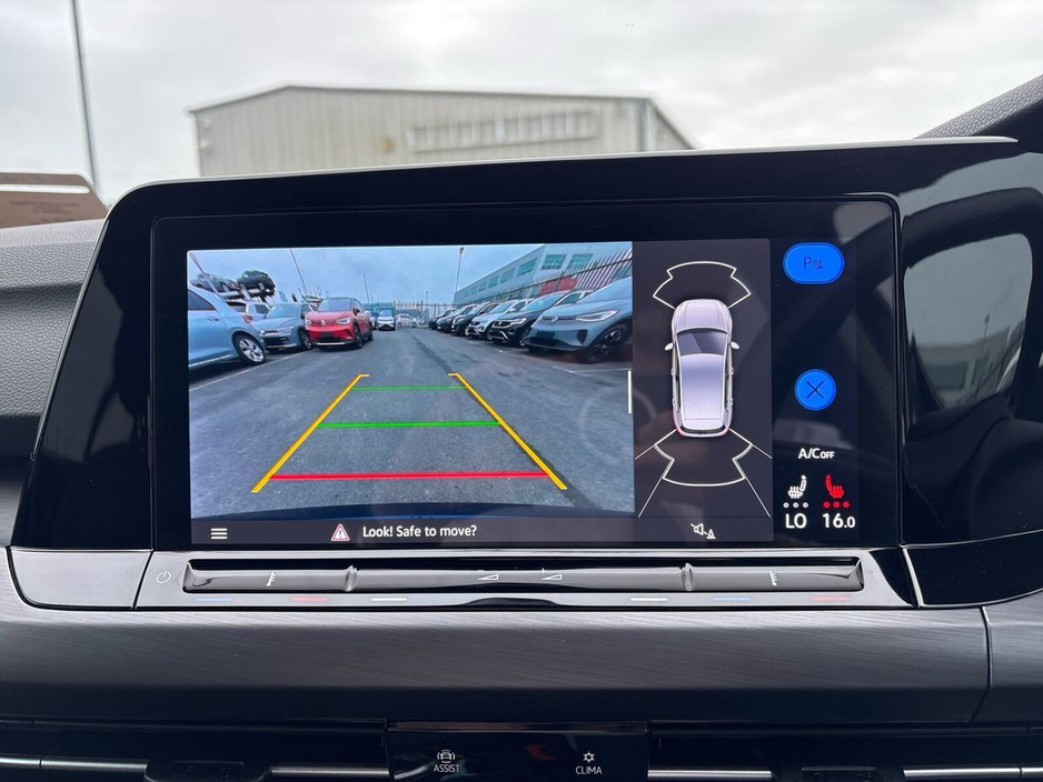 2023 Volkswagen Golf 2.0 TDI 115HP Style €29,975