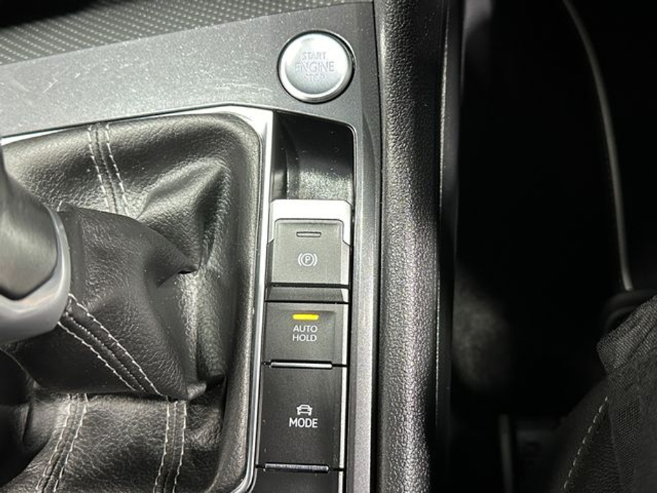 2023 Volkswagen Tiguan Allspace - image 25