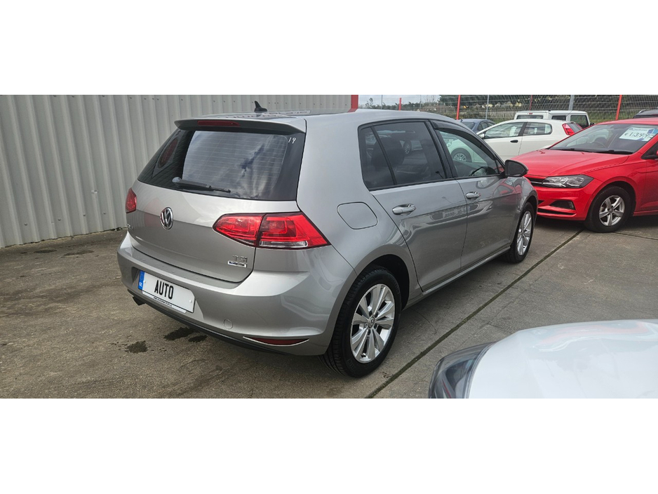 2016 Volkswagen Golf - image 13