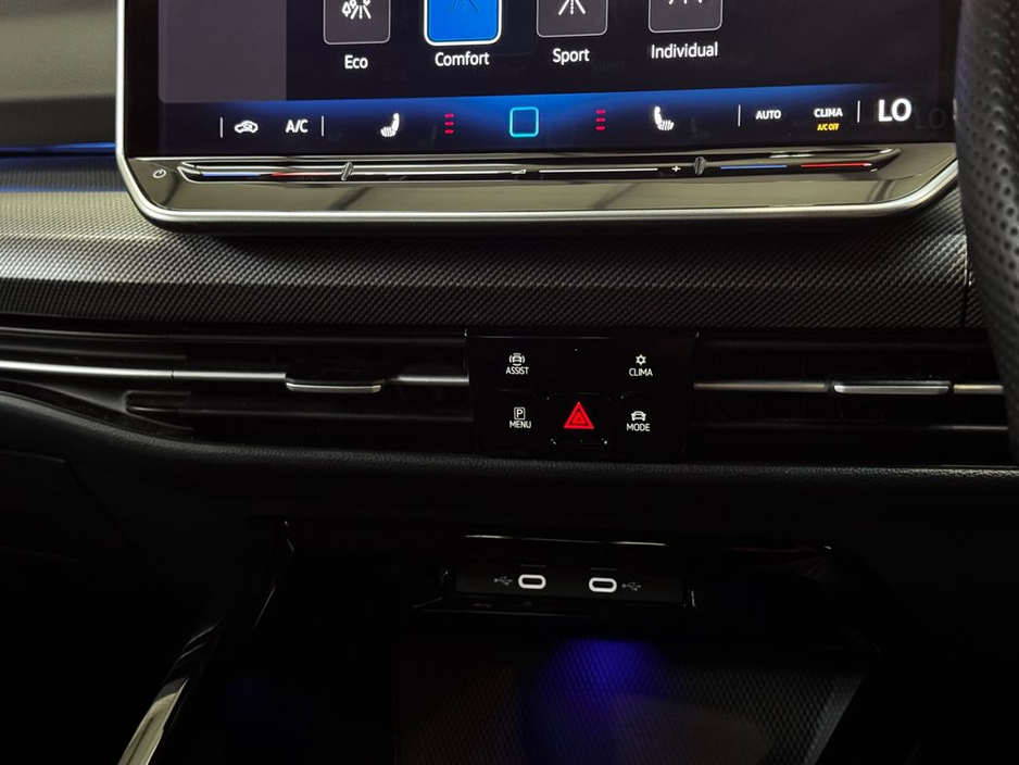 2024 Volkswagen Golf - image 21