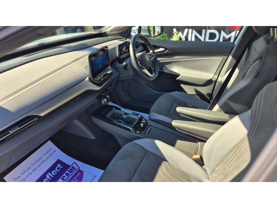2023 Volkswagen ID.4 - image 10