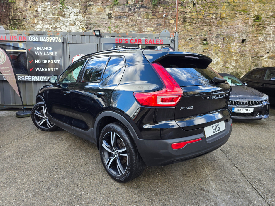 2021 Volvo XC40 - image 10
