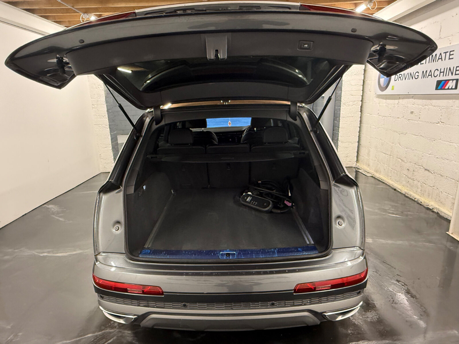 2021 Audi Q7 55 TFSI e S Line €54,995