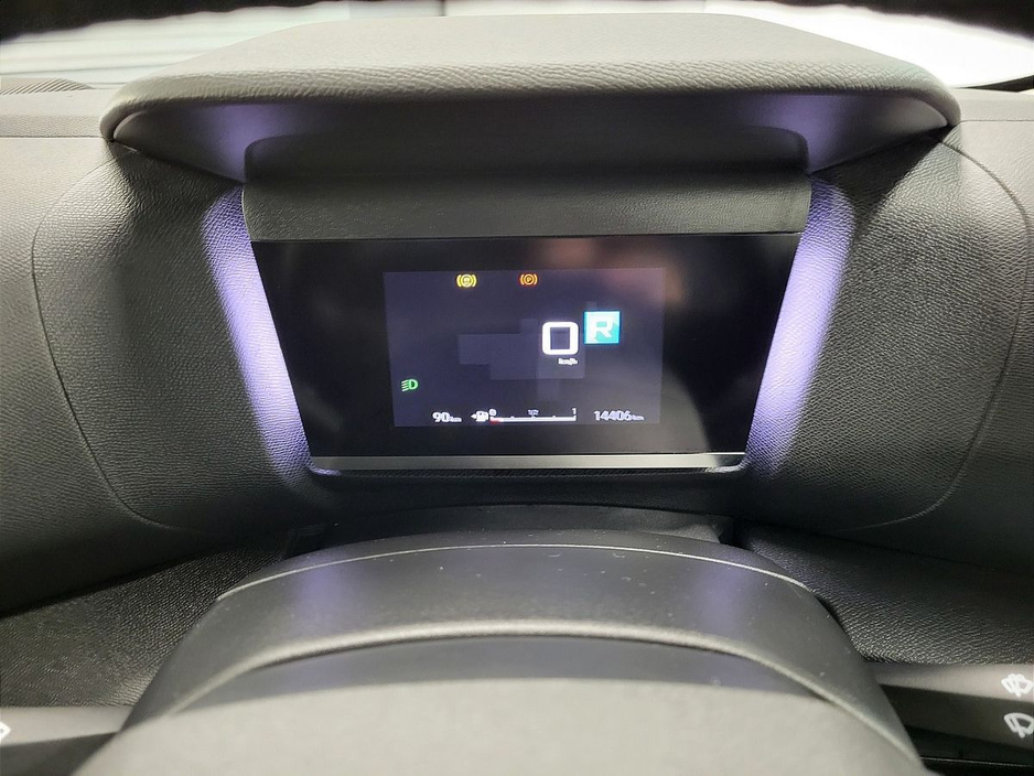 2025 Citroen C4 - image 11