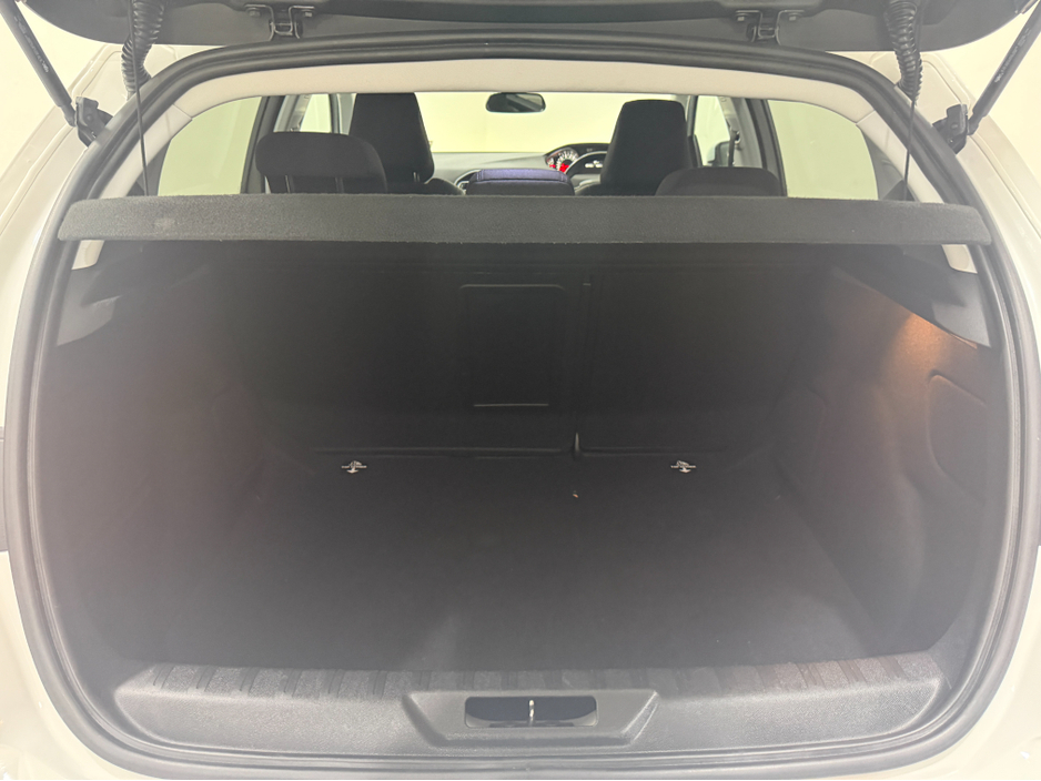 2021 Peugeot 308 - image 22