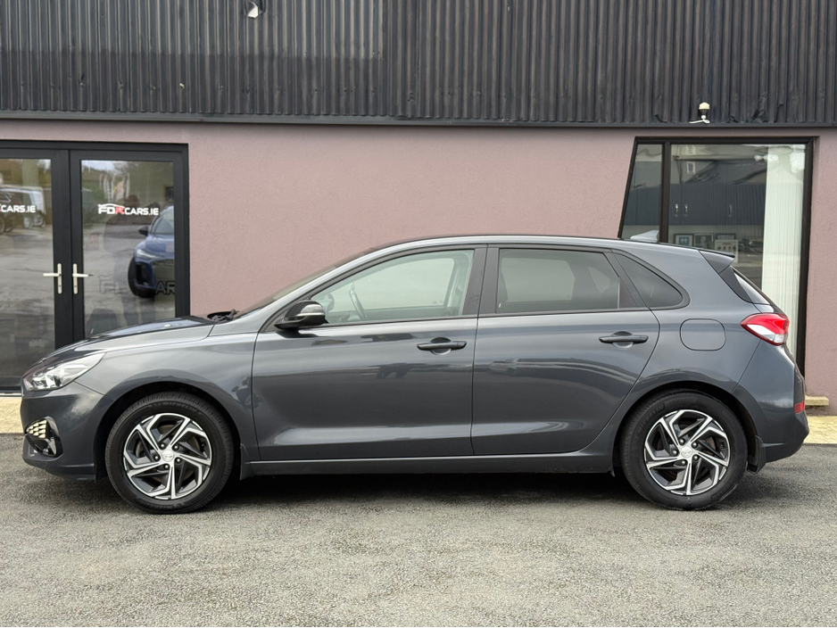 2022 Hyundai i30 - image 19