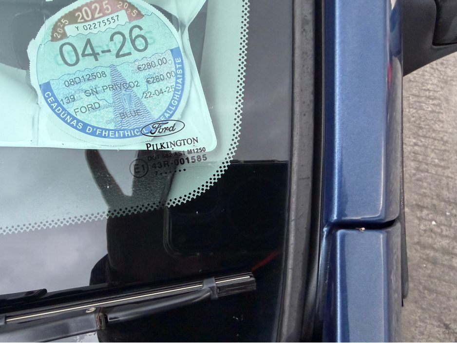 2008 Ford Fiesta - image 2