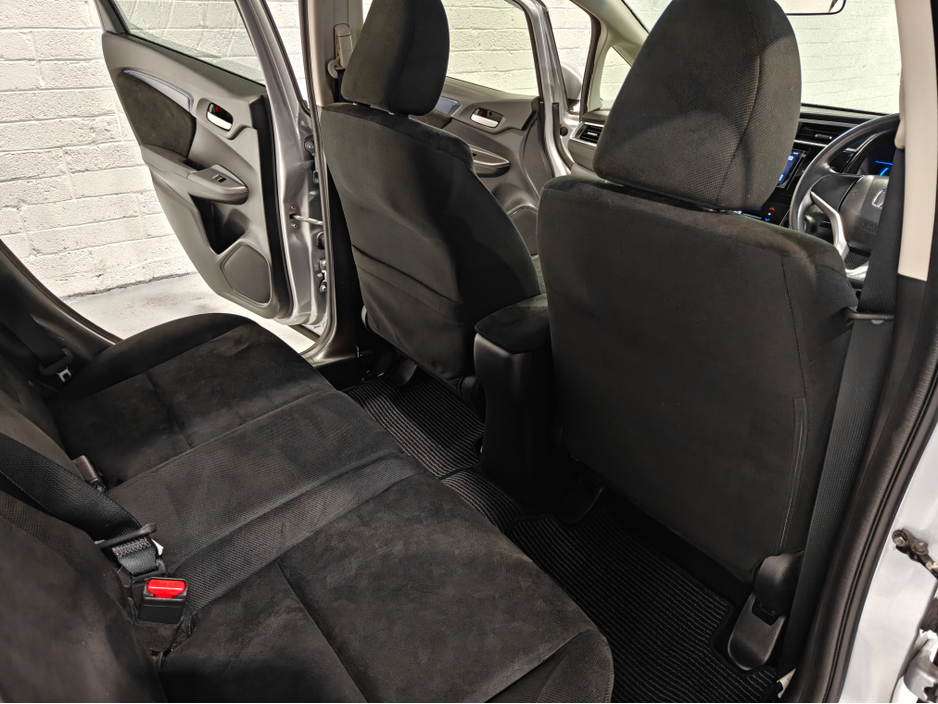 2017 Honda Shuttle 1.5L HYBRID AUTOMATIC €11,850