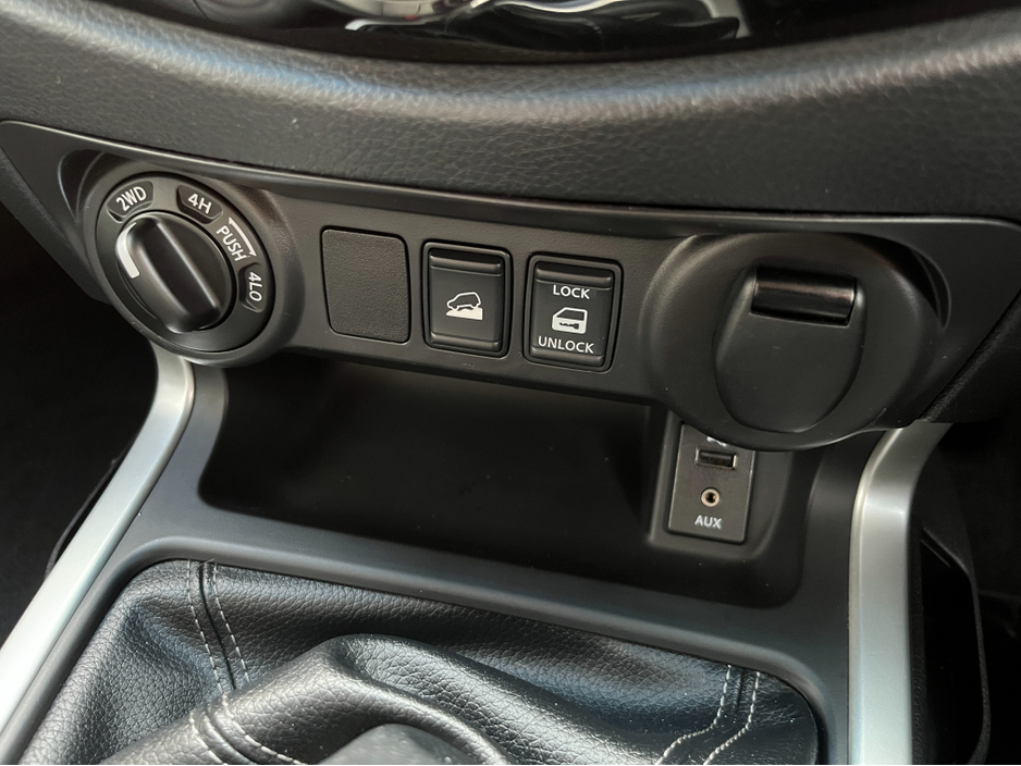 2018 Nissan Navara 2.3 DCI TEKNA D/C MANUAL //NO VAT//HIGH SPEC//FULL LEATHER HEATED SEATS//KEYLESS ENTRY//360 PARKING CAMERAS//SAT NAV// €21,950