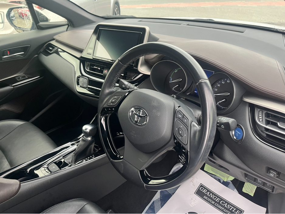 2018 Toyota C-HR - image 8