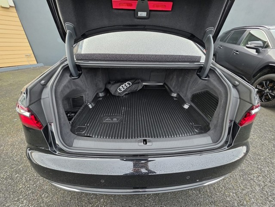 2024 Audi A8 - image 11