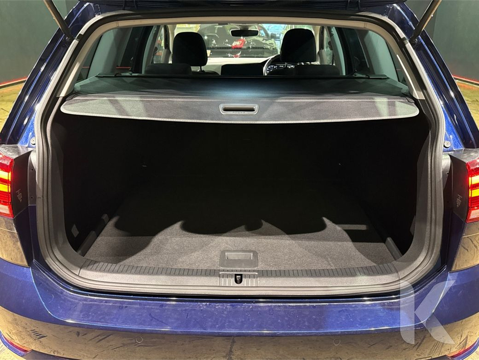 2020 Volkswagen Golf ESTATE 1.2L TSI - COMFORT LINE MEISTER - DIAMOND CUT ALLOYS - REVERSE CAMERA - CRUISE CONTROL - PADDLE SHIFT €19,950