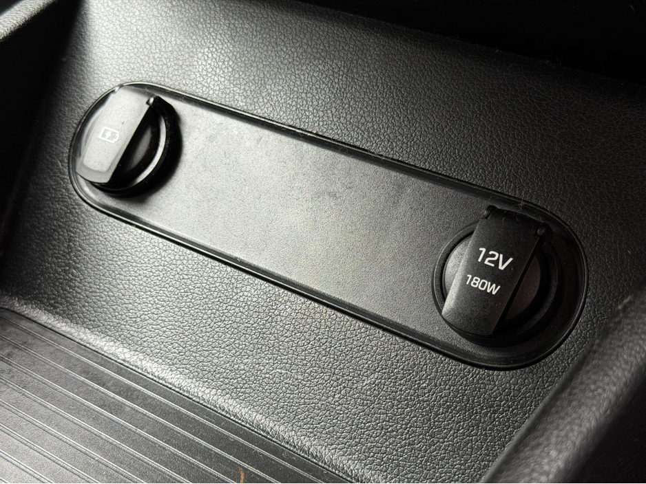 2020 Hyundai Kona - image 20