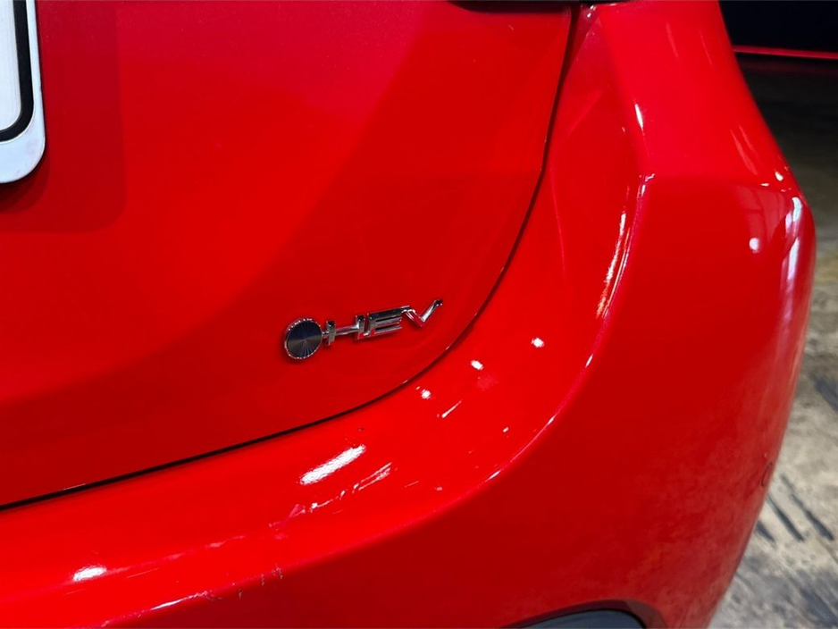 2024 Toyota Yaris - image 10