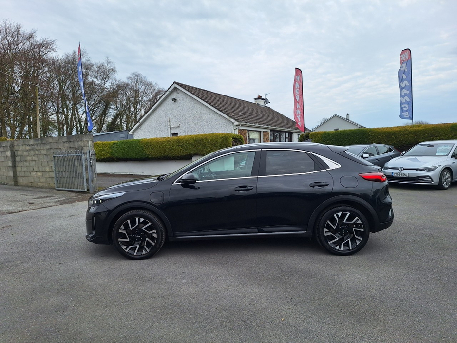 2023 Kia XCeed - image 4