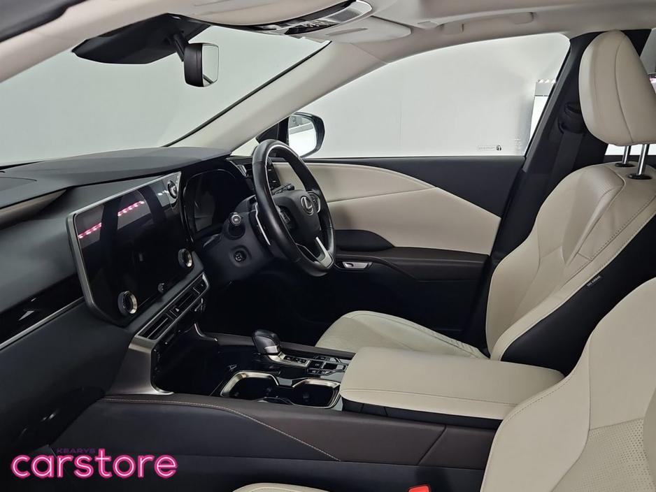 2023 Lexus RX 450 h - image 12
