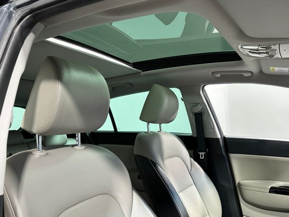 2019 Kia Sportage - image 13