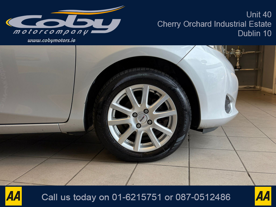 2014 Toyota Yaris - image 15