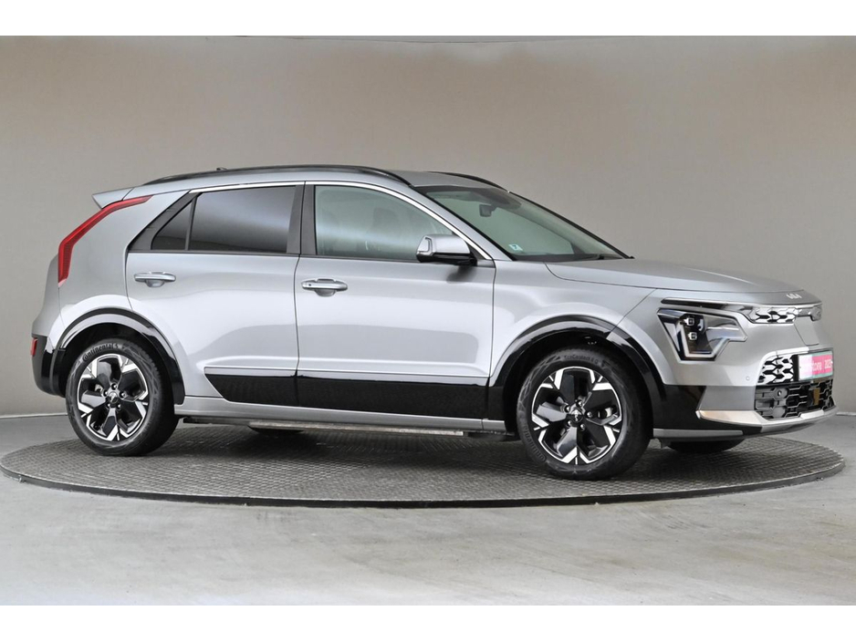 2023 Kia Niro - image 12