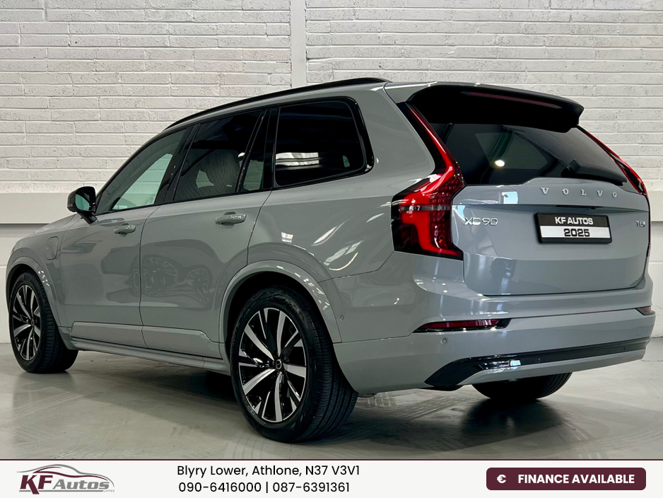2025 Volvo XC90 - image 7