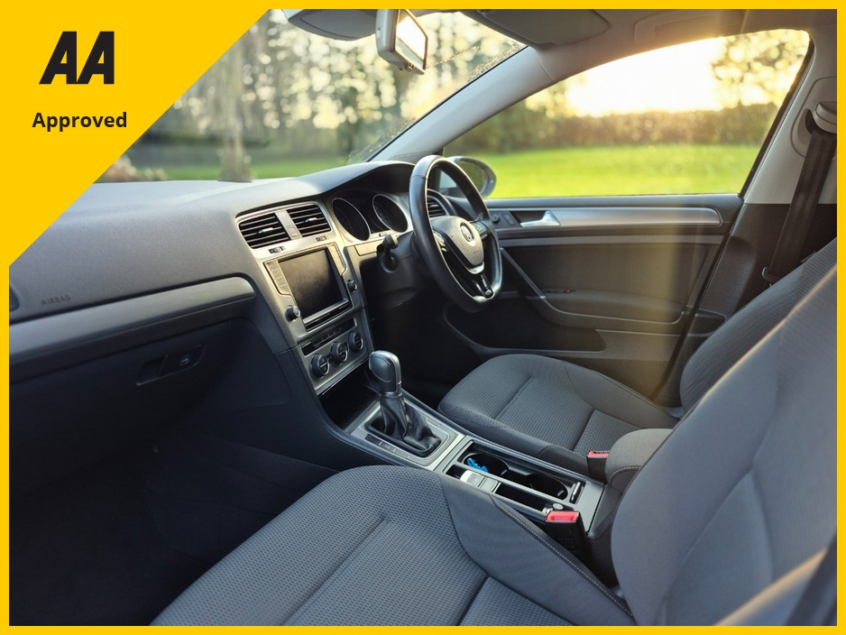 2016 Volkswagen Golf - image 18