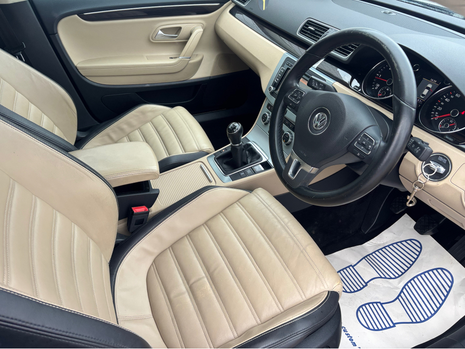 2014 Volkswagen CC - image 2