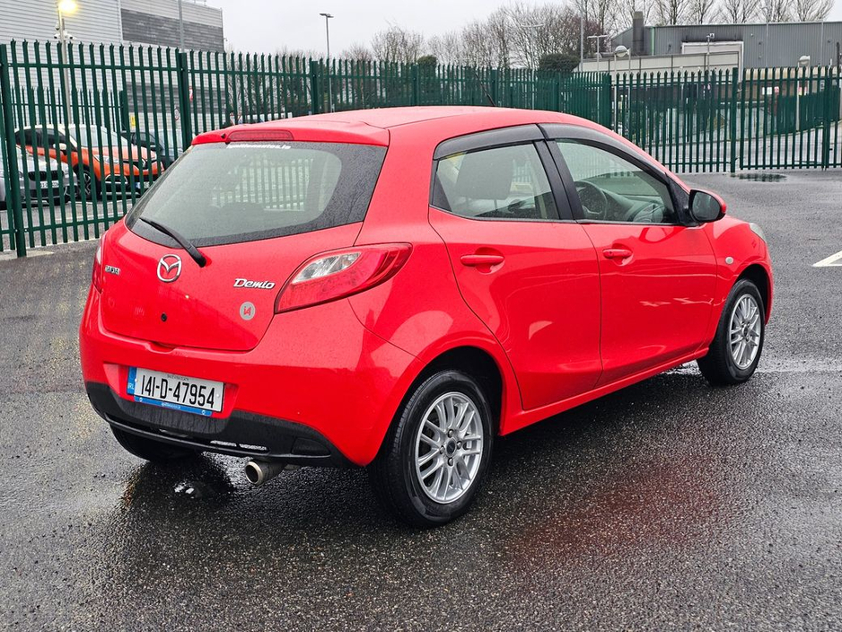2014 Mazda Demio - image 9