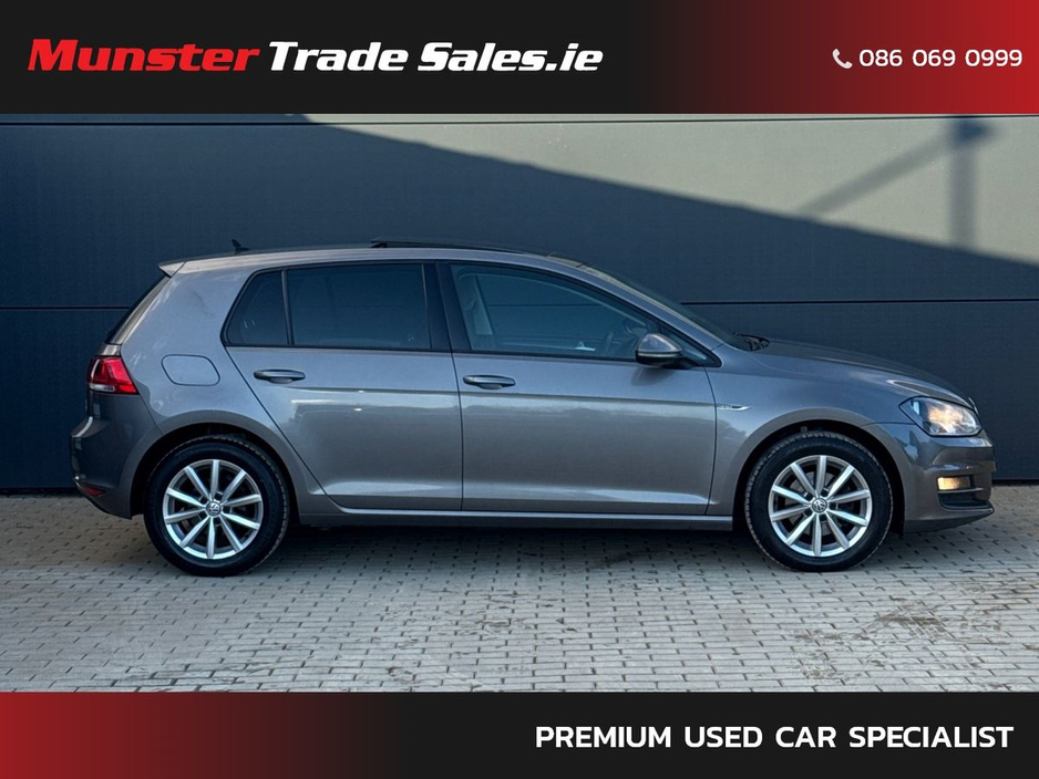 2016 Volkswagen Golf - image 2