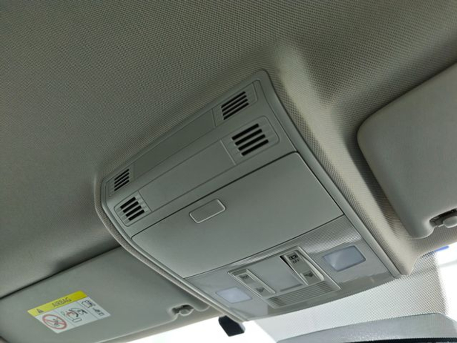 2019 Volkswagen Polo - image 25