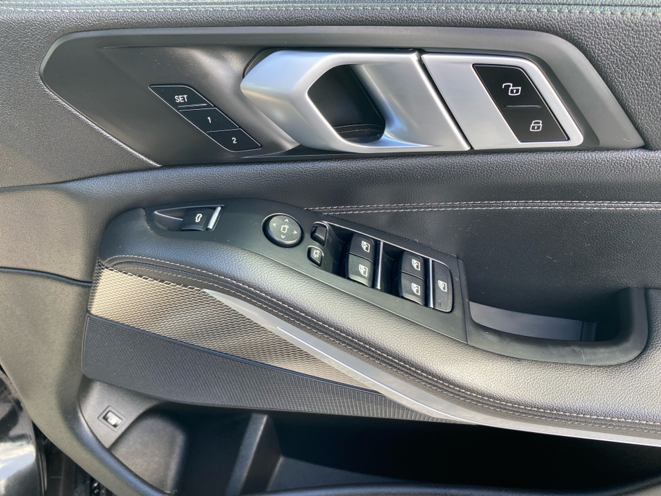 2021 BMW X5 - image 23
