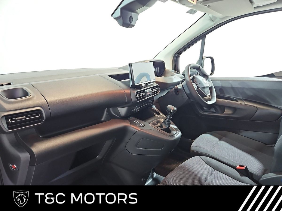 2026 Peugeot Partner - image 4