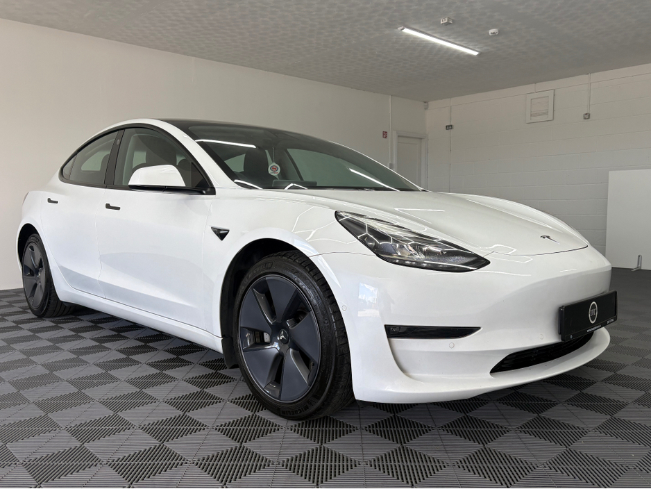 2022 Tesla Model 3 - image 7
