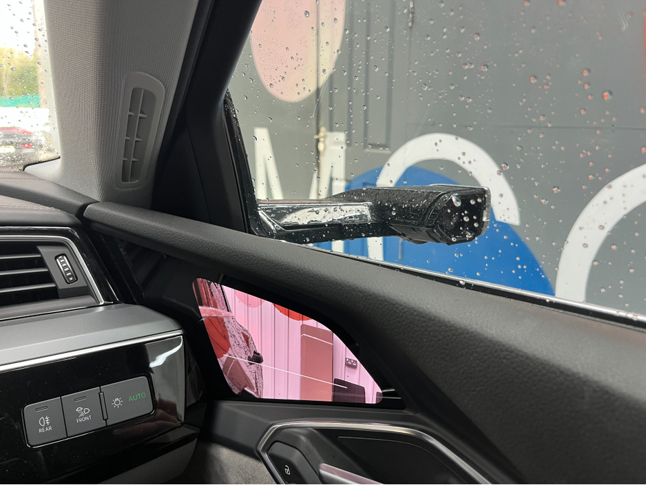 2021 Audi e-tron - image 13