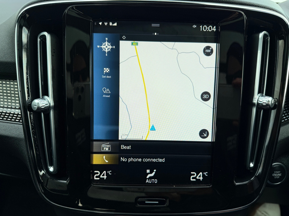 2022 Volvo XC40 - image 23