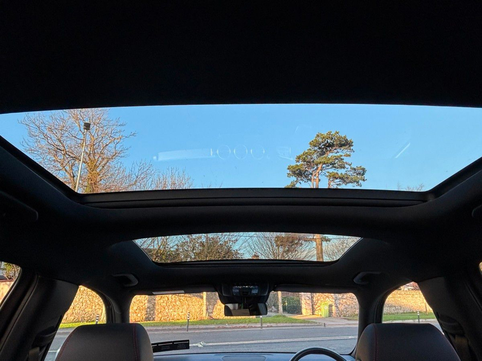 2023 Mercedes-Benz EQB AMG LINE PREMIUM 300 SUNROOF €38,995